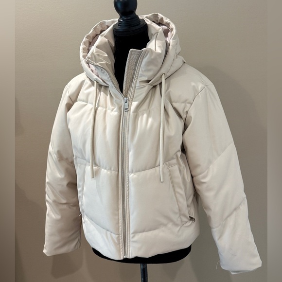 Women’s ZARA Faux leather cream puffer coat- Size XS - Picture 3 of 15